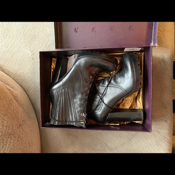 Vince Camuto shoes - Picture 1 of 5